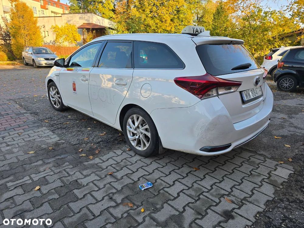 Toyota Auris Hybrid 135 Premium - 6