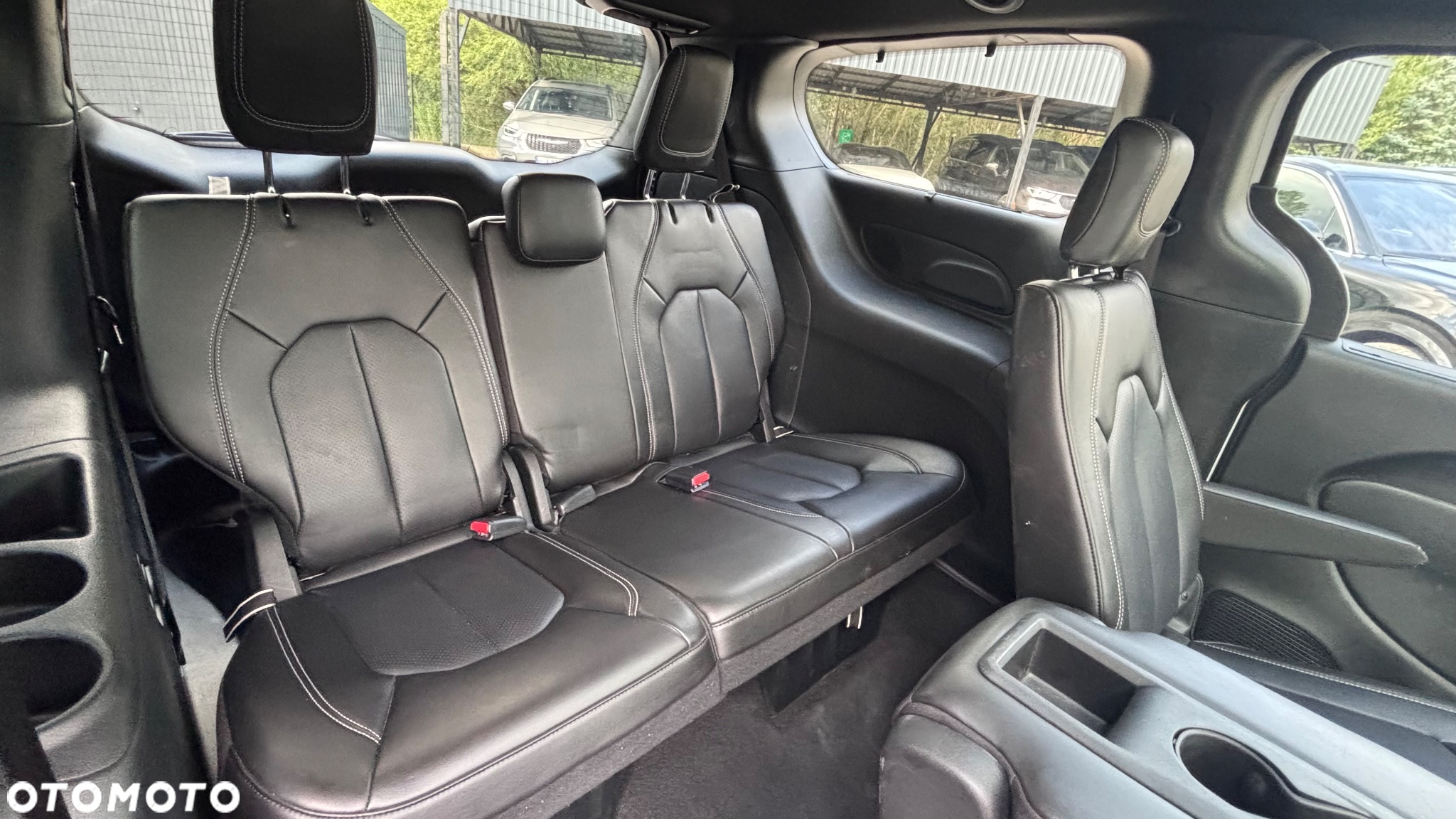 Chrysler Pacifica - 24