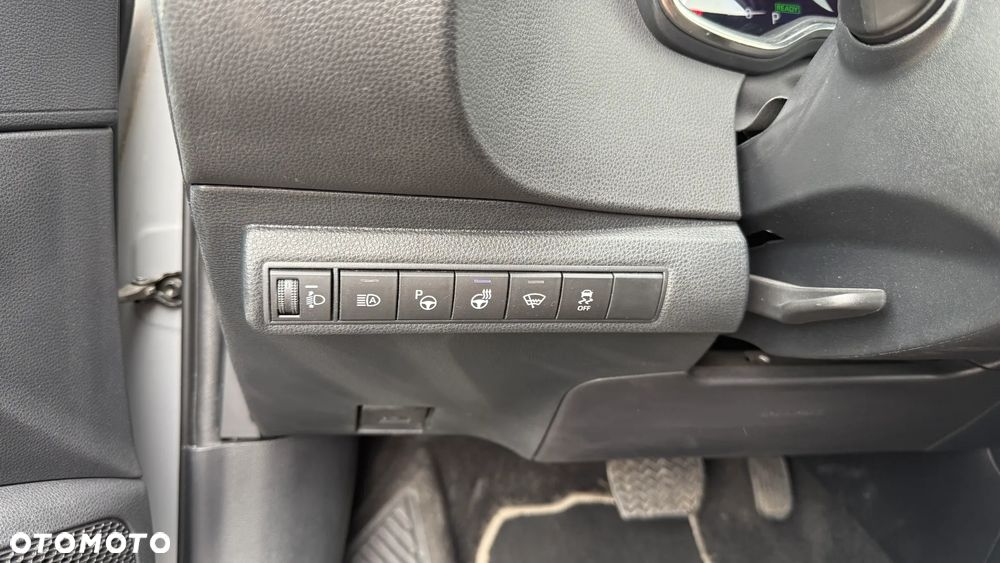 Toyota Corolla 1.8 Hybrid - 18