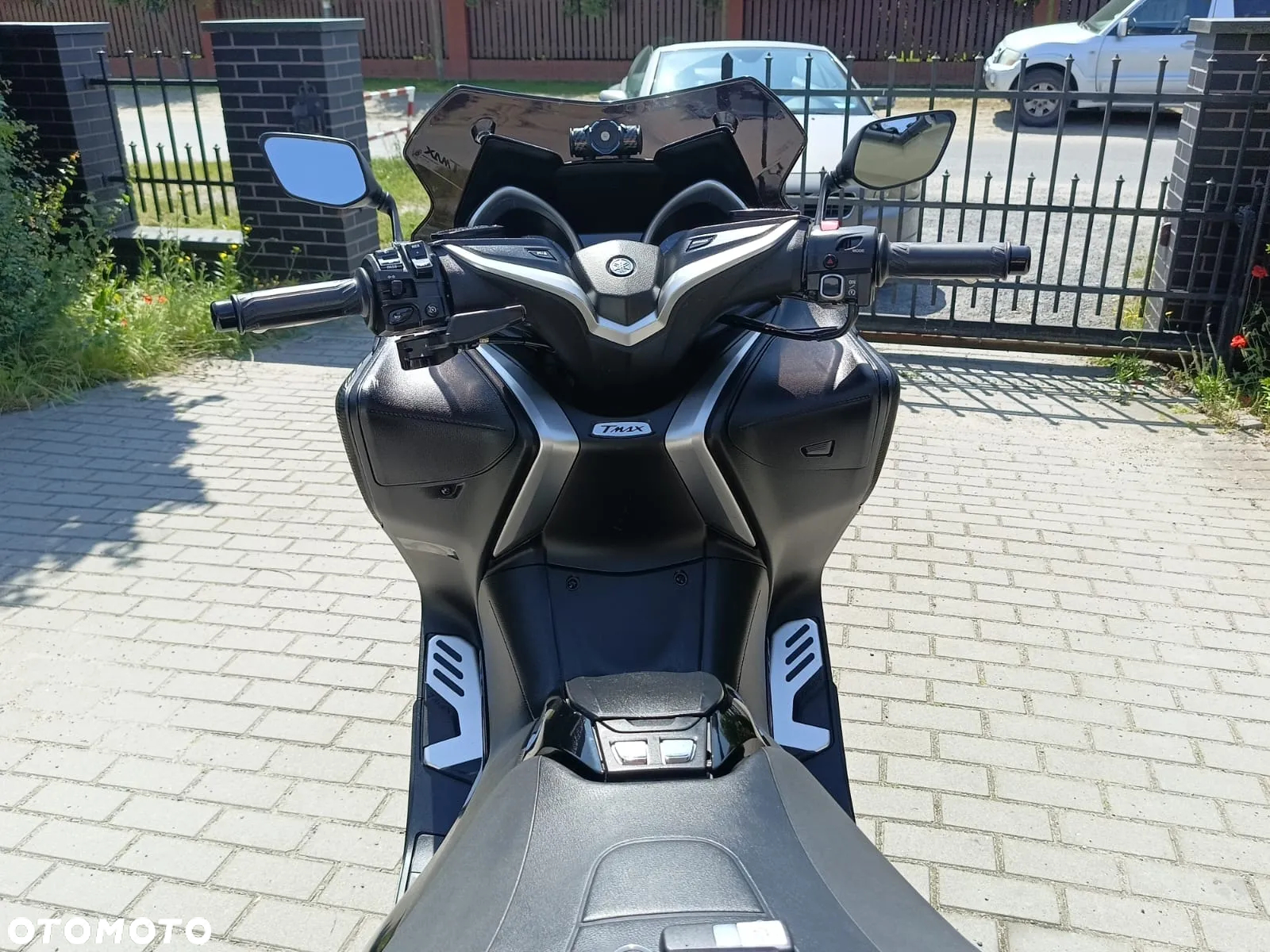 Yamaha Tmax - 15