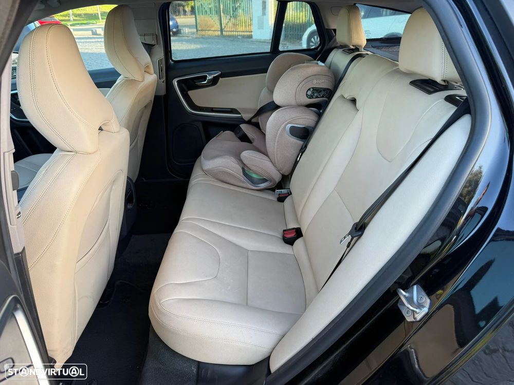 Volvo V60 2.0 D3 Kinetic - 13