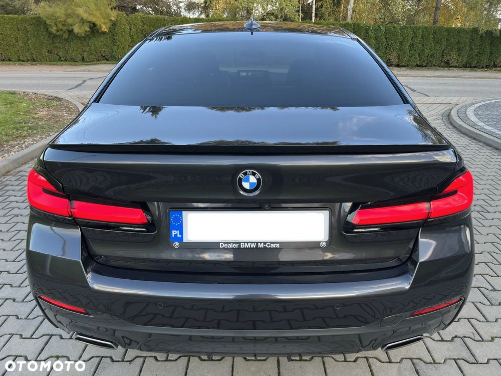 BMW Seria 5 ver-540d-xdrive-mhev-m-sport-sport - 13