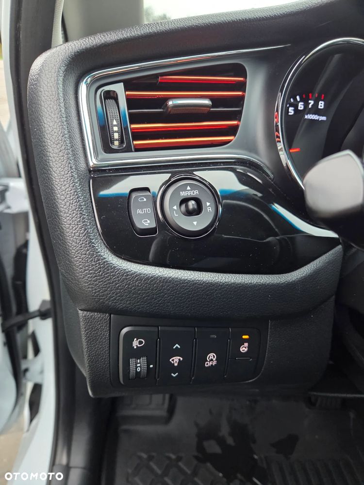 Kia Ceed 1.6 GDI ISG Dream-Team Edition - 19