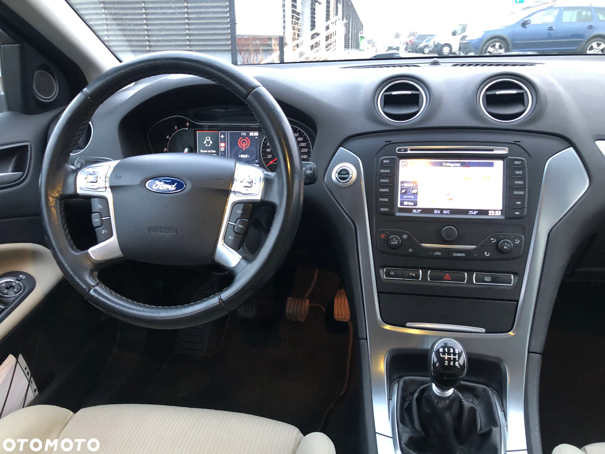 Ford Mondeo - 35