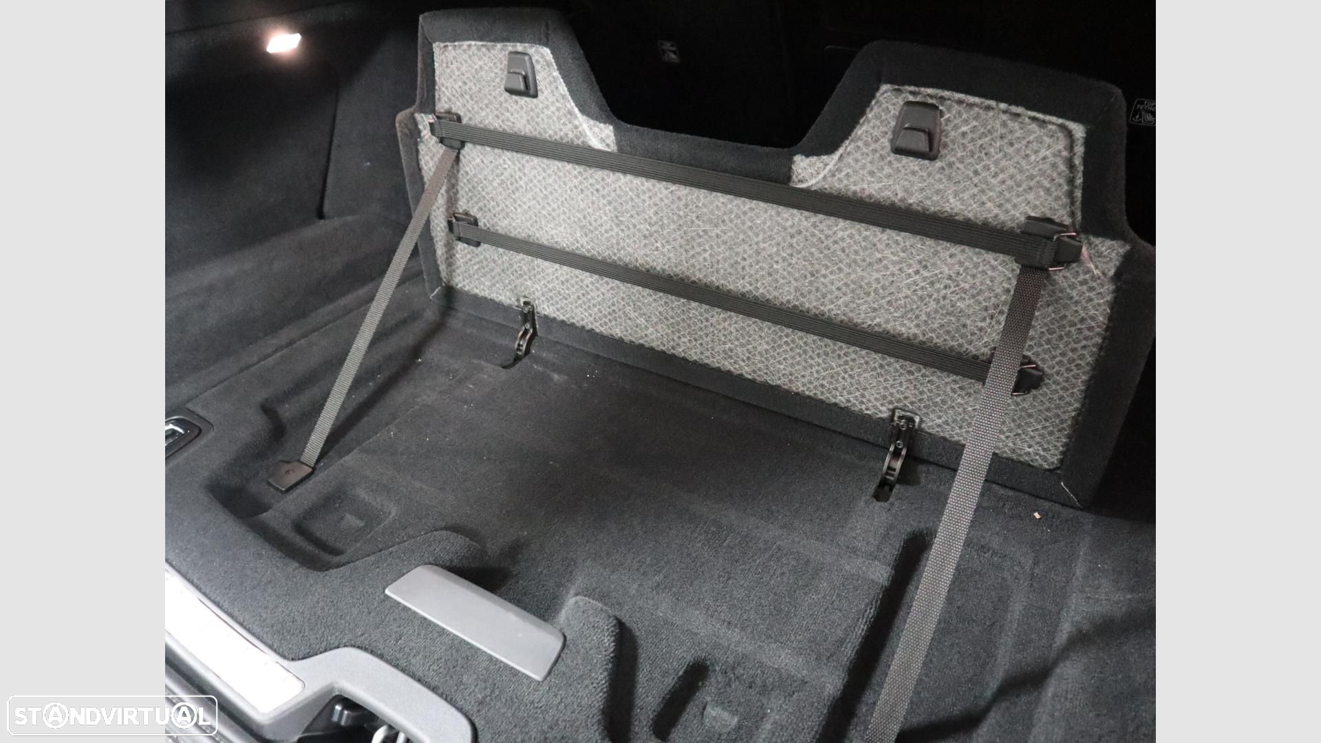 Volvo V90 2.0 T6 PHEV Plus Dark AWD - 10