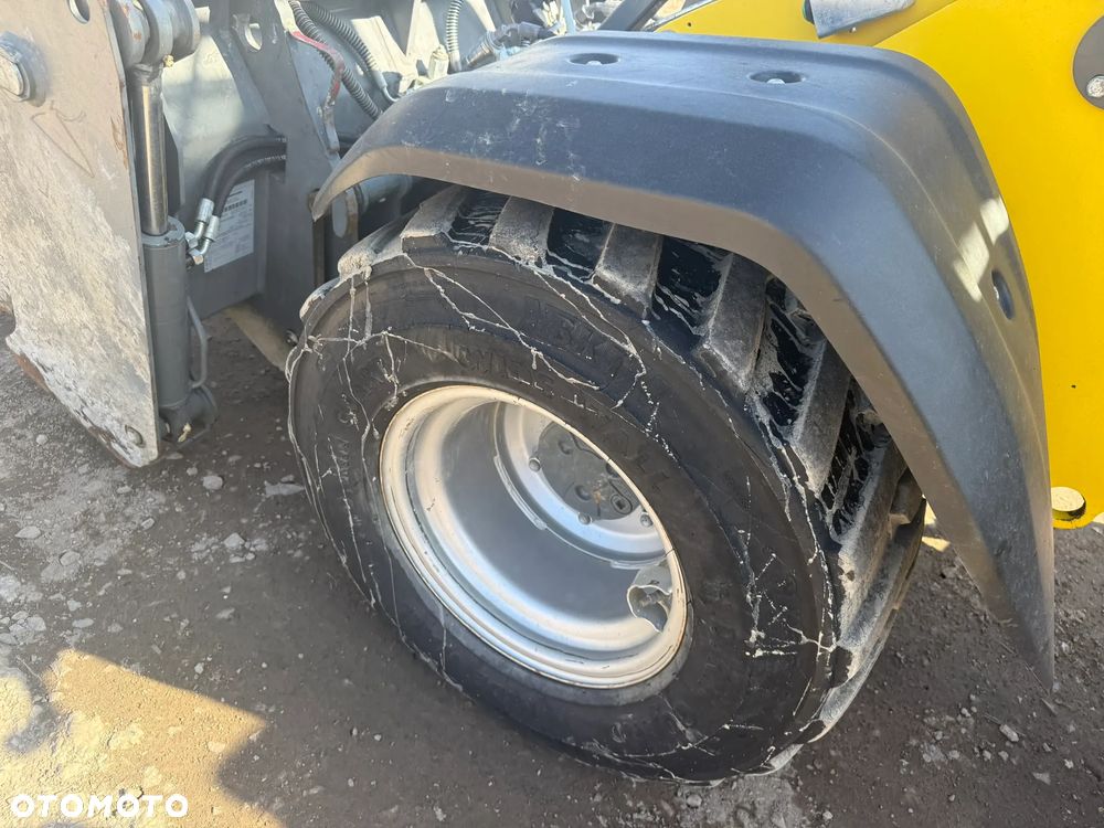 Wacker Neuson WL 28 - waga tylko 2800 kg - 11