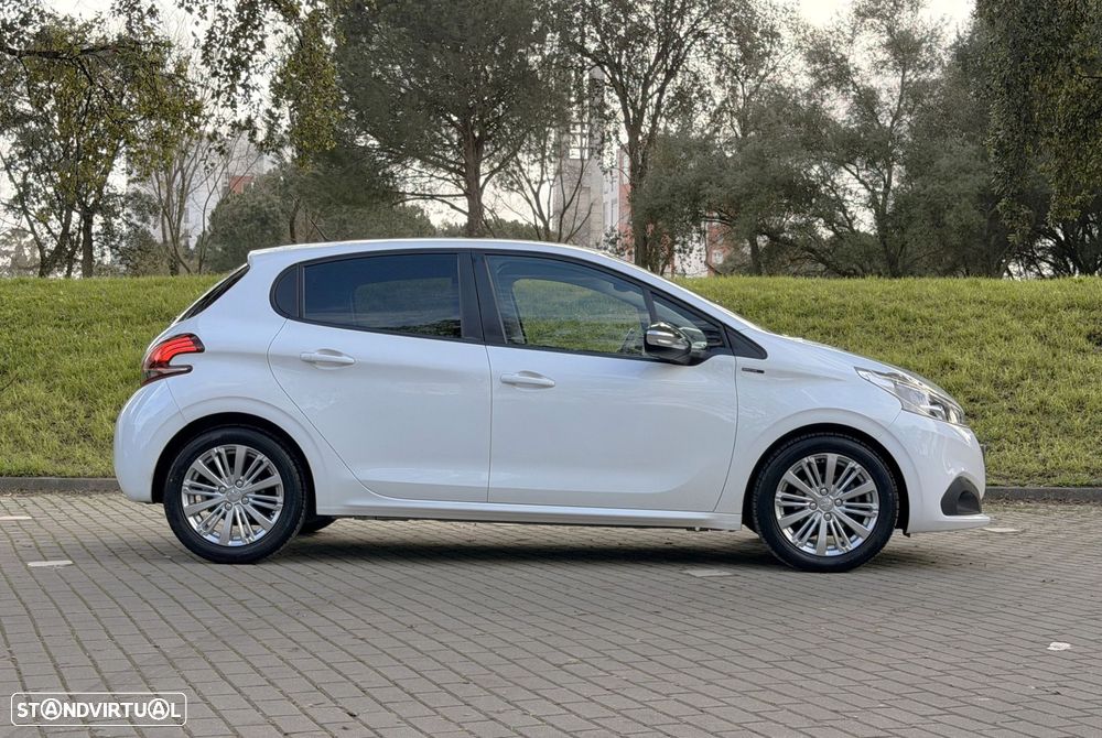 Peugeot 208 1.5 BlueHDi Signature - 15