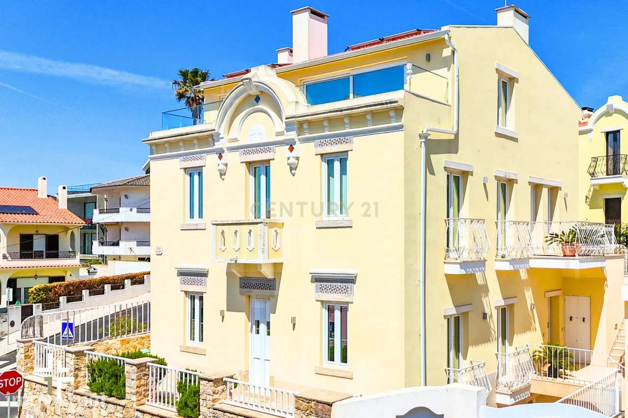 T3+1 Duplex em Moradia Bifamiliar | São Pedro do Estoril - Grande imagem: 2/42