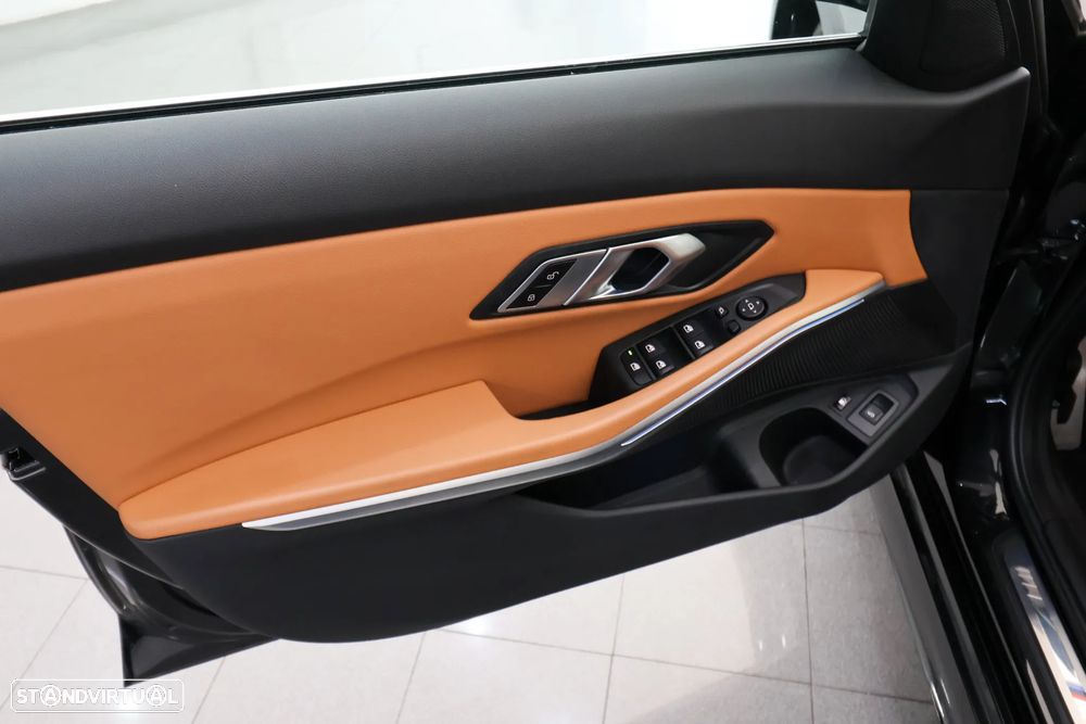 BMW 320 e Pack Desportivo M Auto - 23