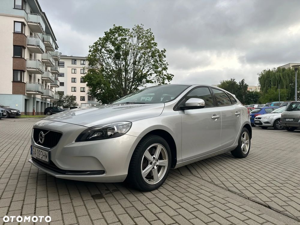 Volvo V40 D3 Drive-E R-Design Kinetic - 1