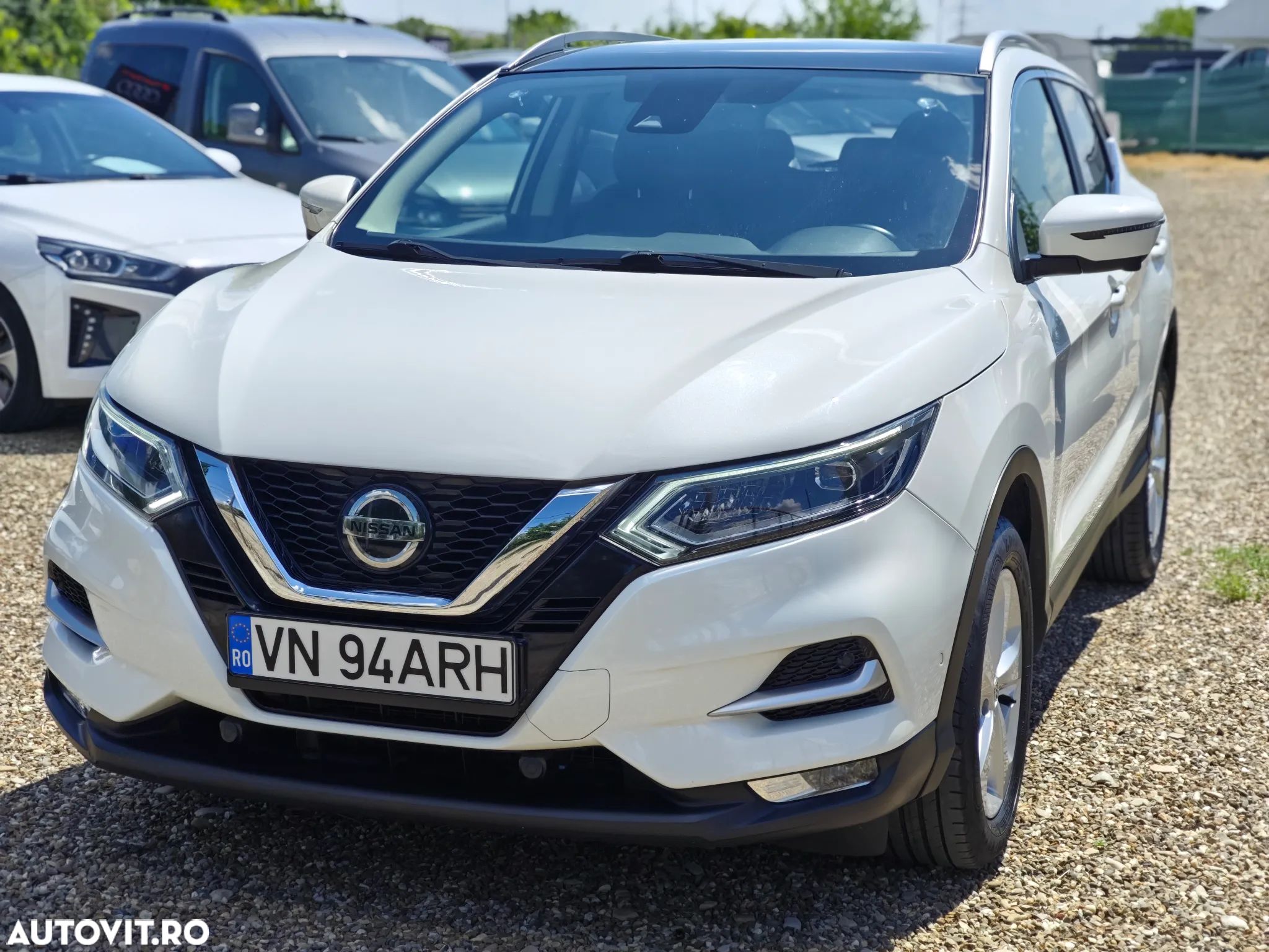 Nissan Qashqai 1.3 DIG-T N-CONNECTA - 1
