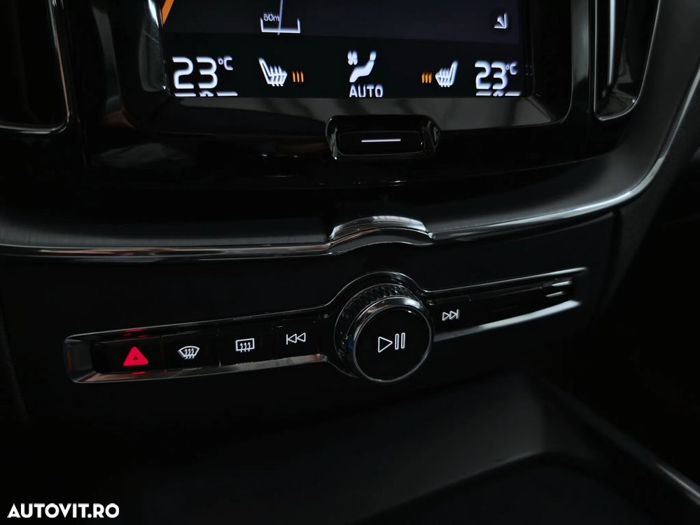 Volvo XC 60 D4 AWD Momentum - 25