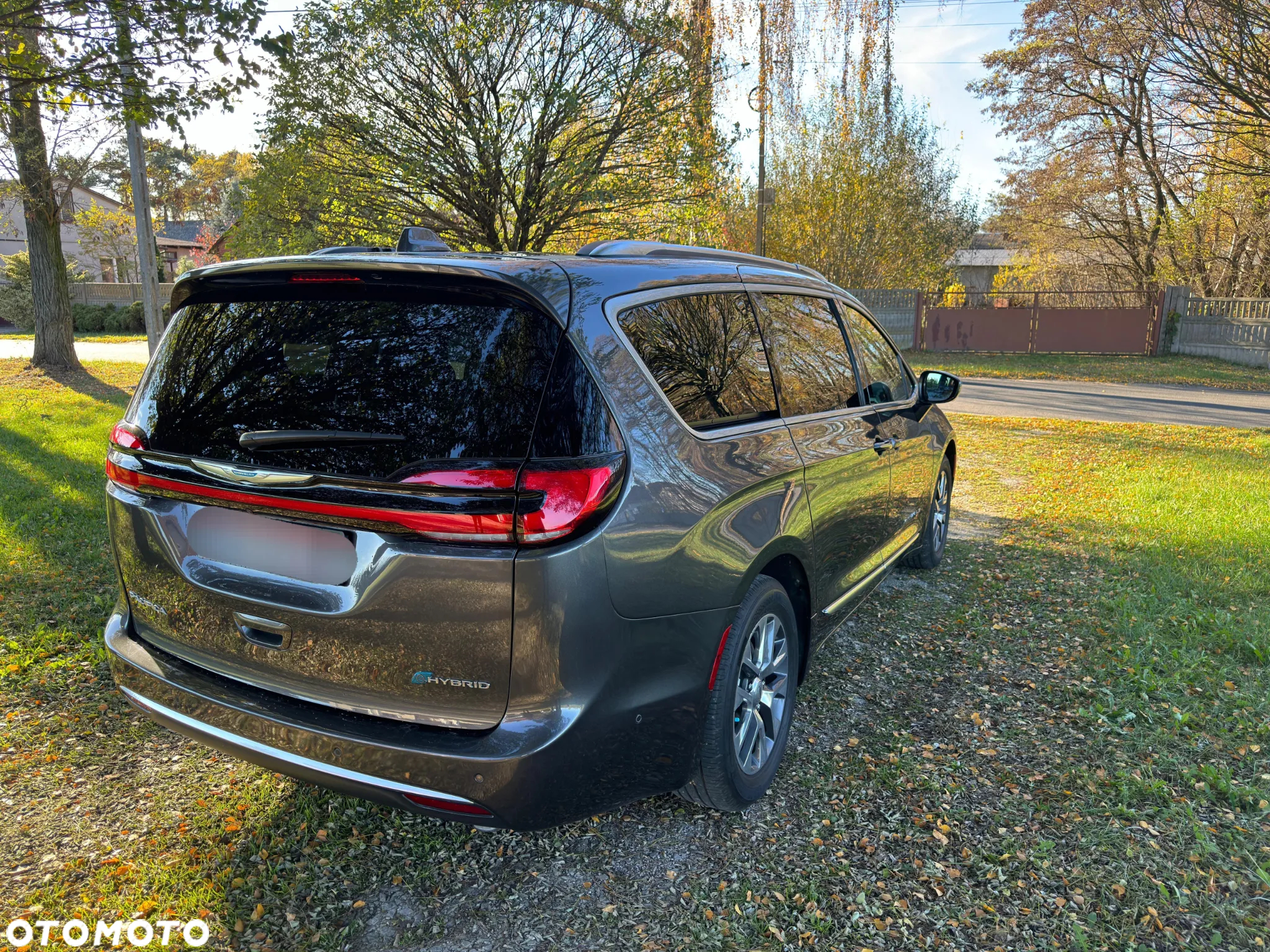 Chrysler Pacifica - 2