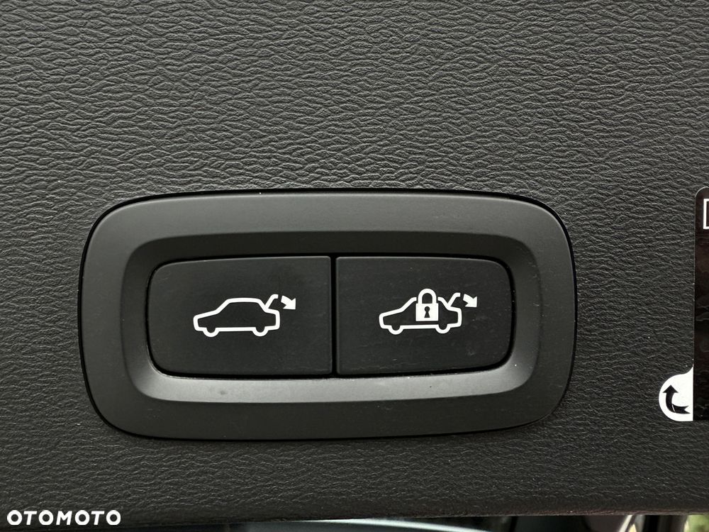 Volvo XC 40 D3 Momentum Pro - 19