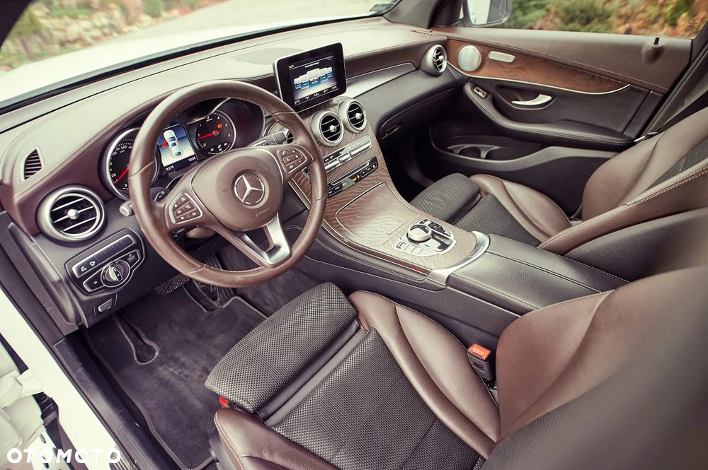 Mercedes-Benz GLC - 21