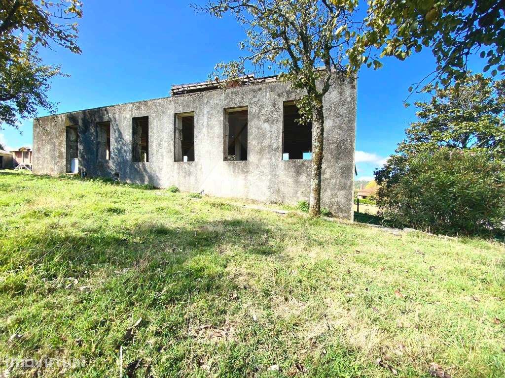 Casa em fase de construção - Grande imagem: 2/28