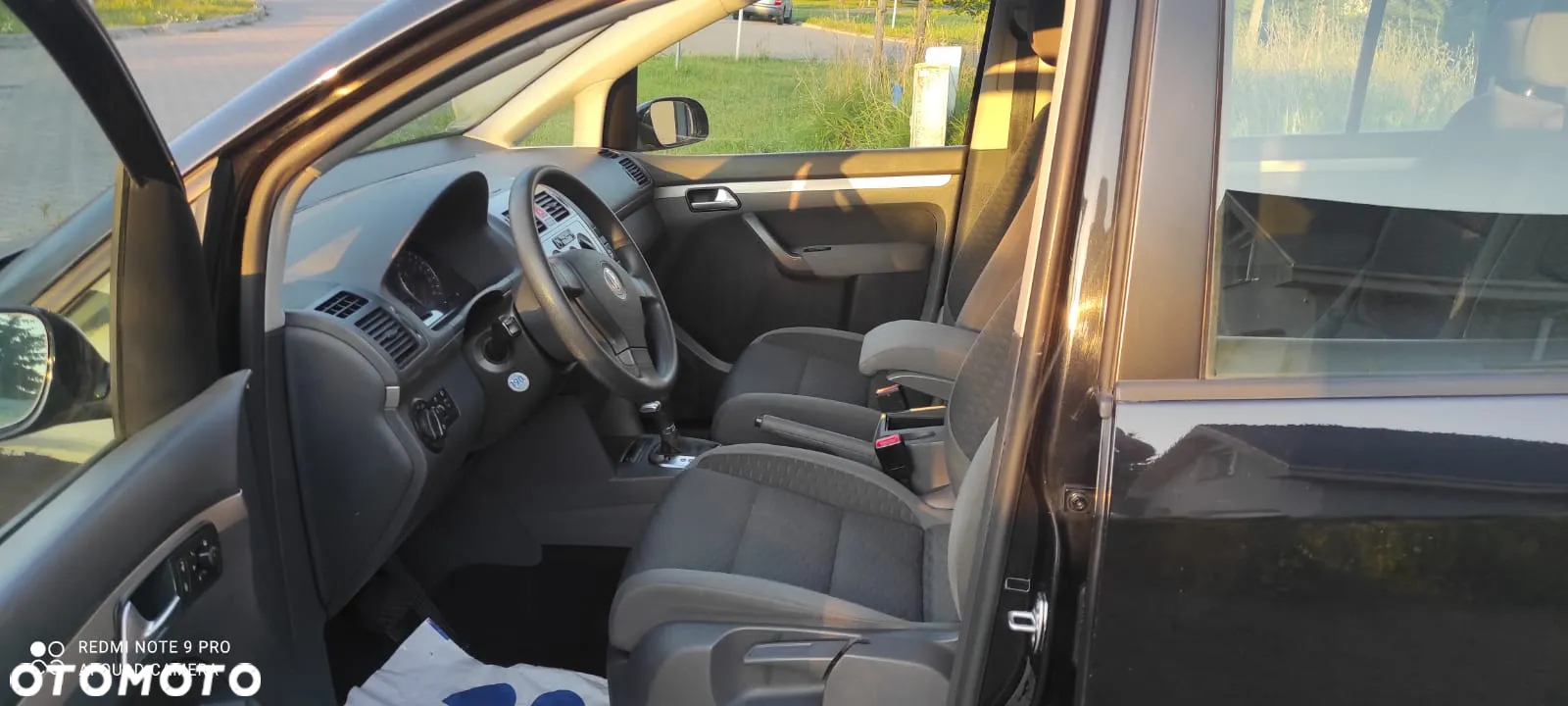 Volkswagen Touran 2.0 TDI DPF BlueMotion Technology DSG Comfortline - 5