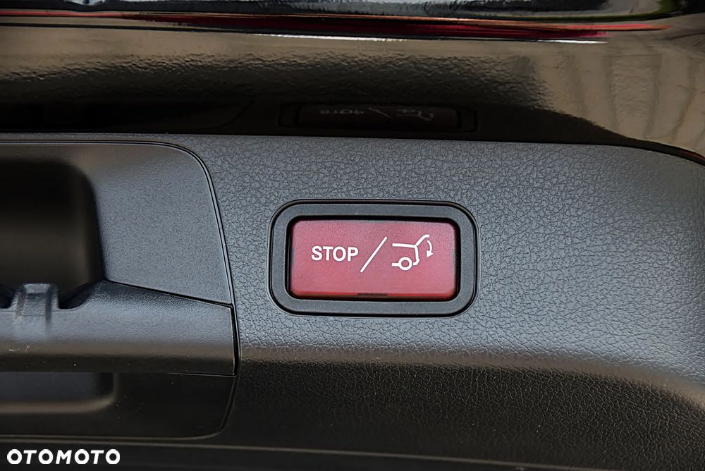 Mercedes-Benz GLB 200 7G-DCT - 38