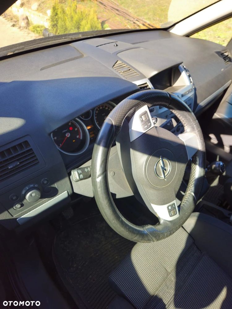 Opel Zafira - 4