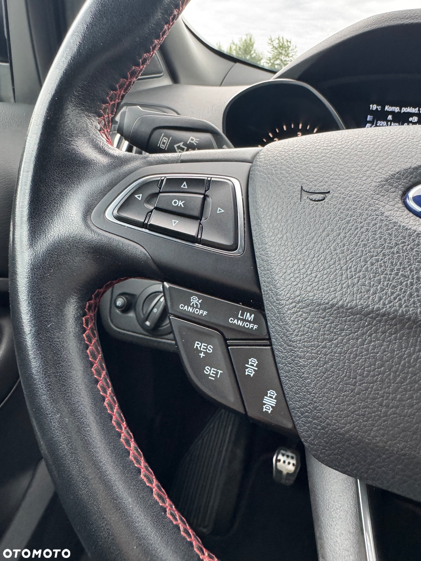Ford Kuga - 28