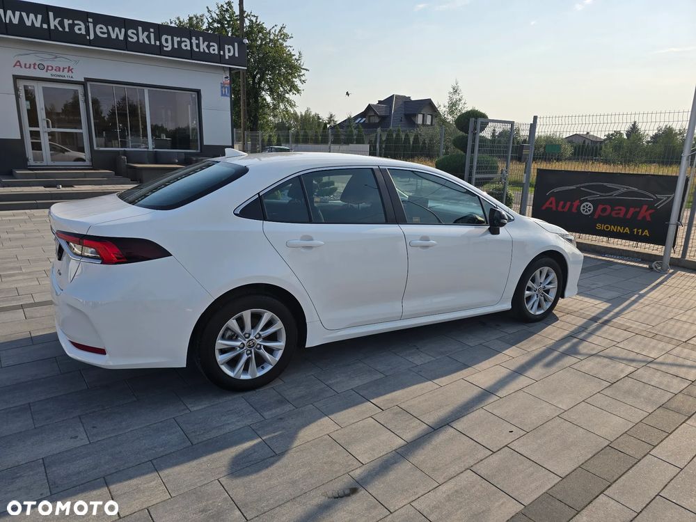 Toyota Corolla 1.8 Hybrid Comfort - 16