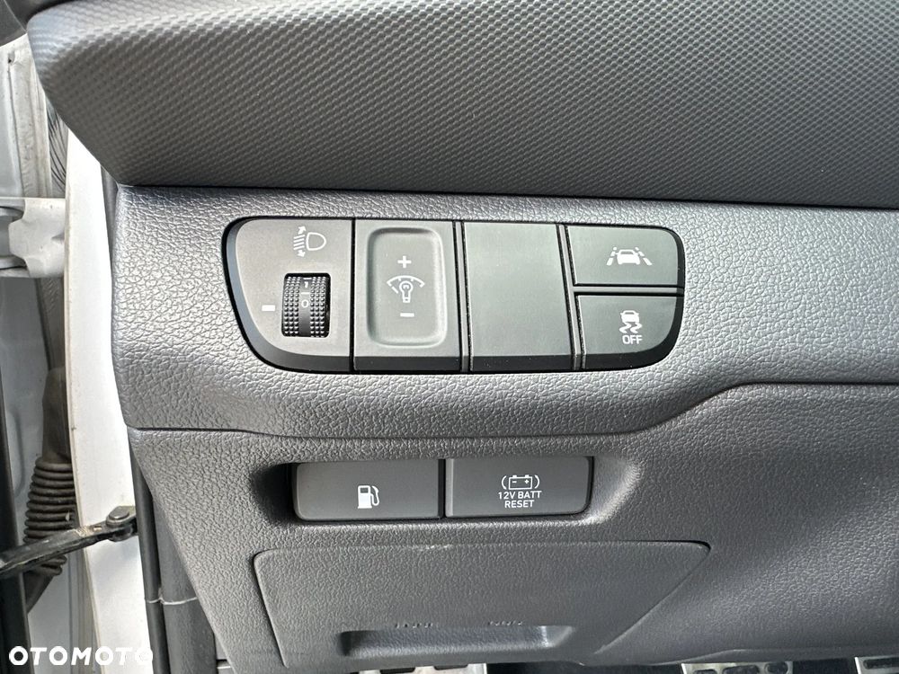 Hyundai IONIQ Hybrid Premium - 21