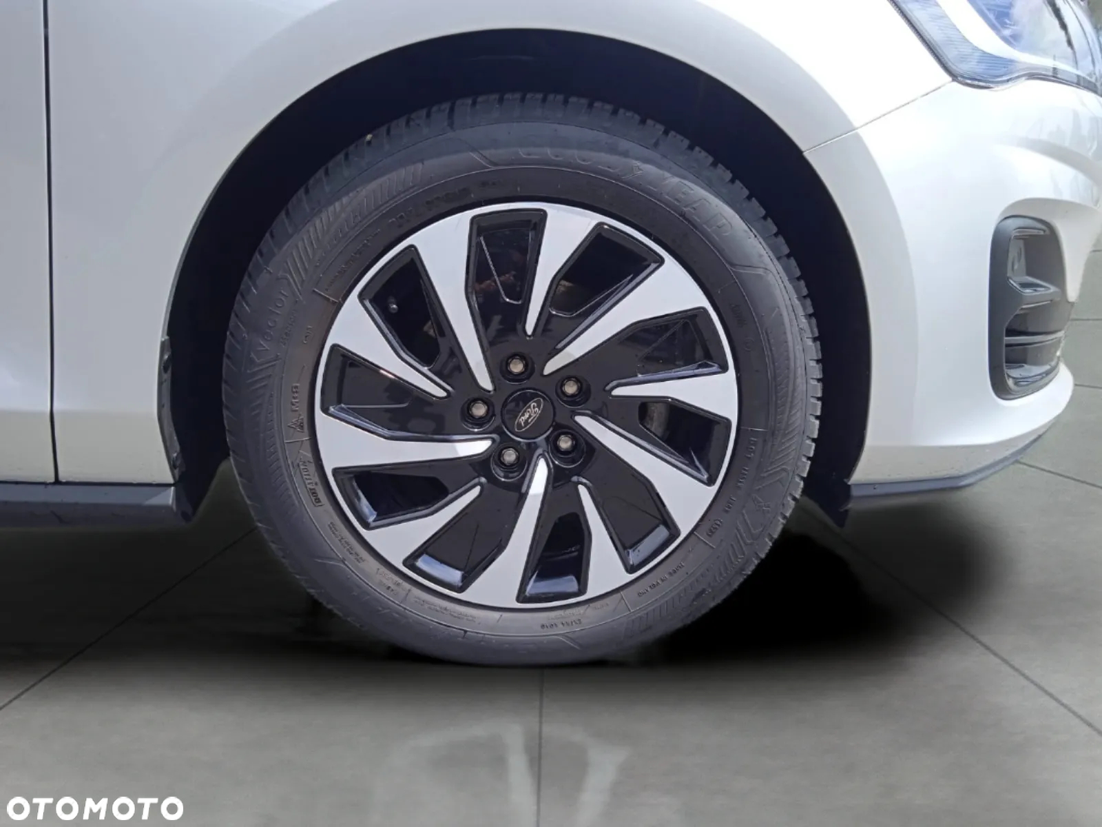 Ford Focus 1.0 EcoBoost Titanium X - 11