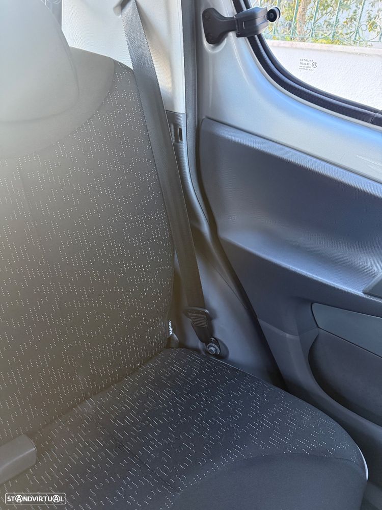 Peugeot 107 1.0 Black&Silver E5 - 19