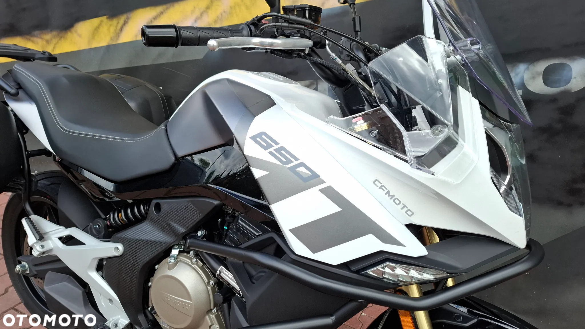 CFMoto 650 MT - 15
