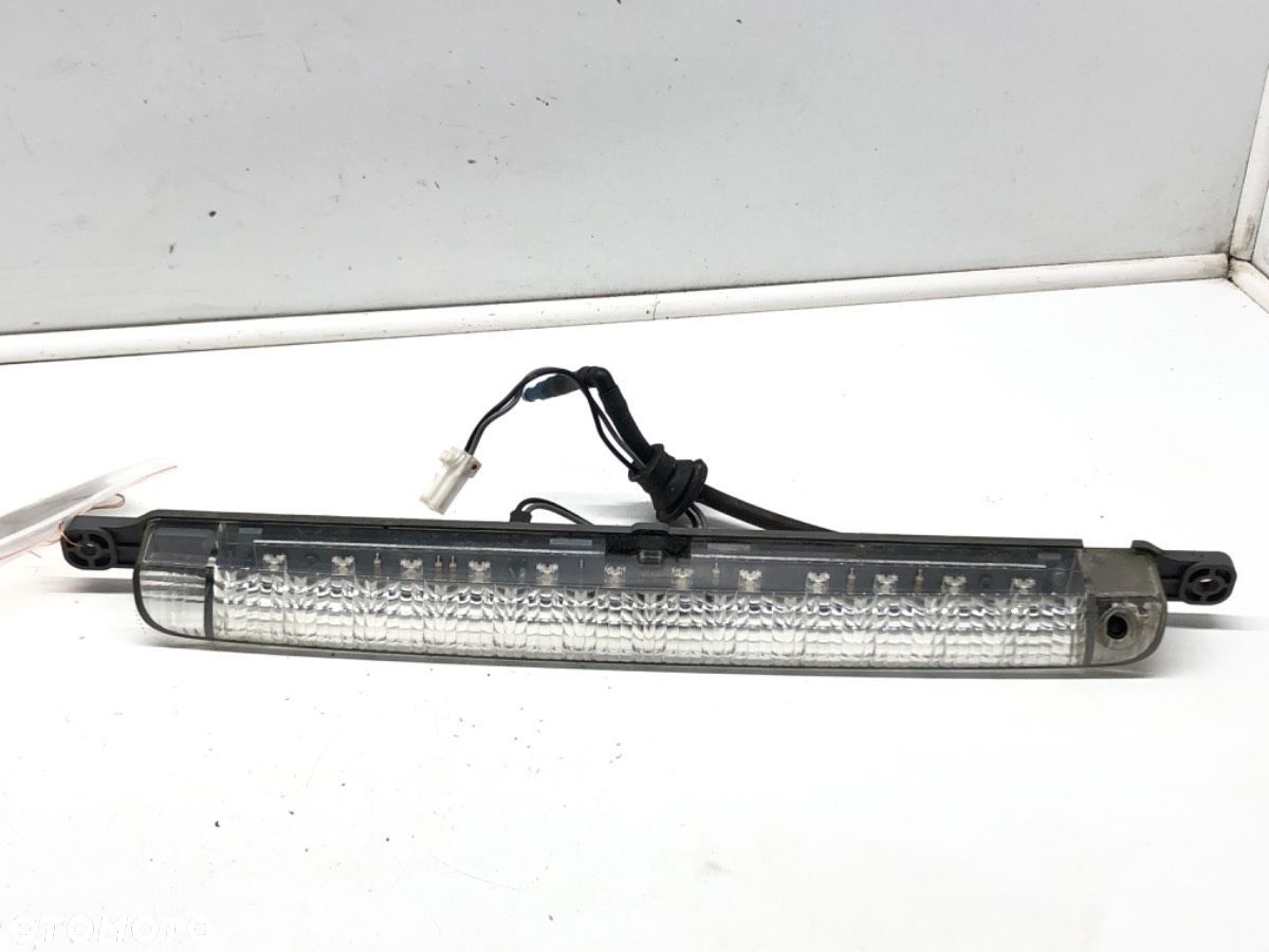 LAMPA ŚWIATŁO STOP - 130.00 PLN - MITSUBISHI OUTLANDER I (CU_W) 2001 - 2008 2.4 HDD Mivec (CU5W) - 1
