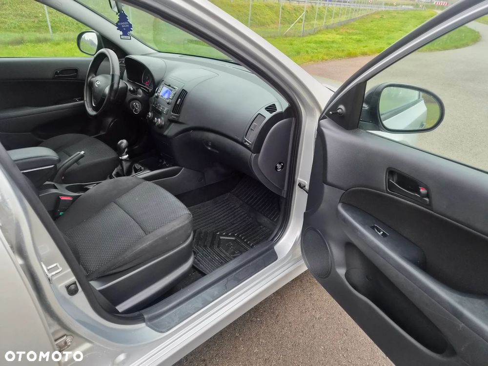 Hyundai i30 1.6 CRDi Comfort - 12