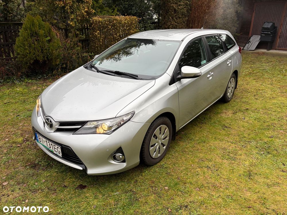 Toyota Auris 1.6 Dynamic - 1