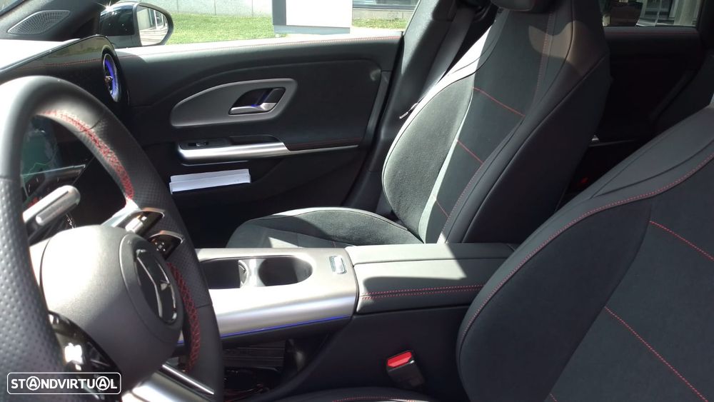 Mercedes-Benz CLA 220 Standard - 3