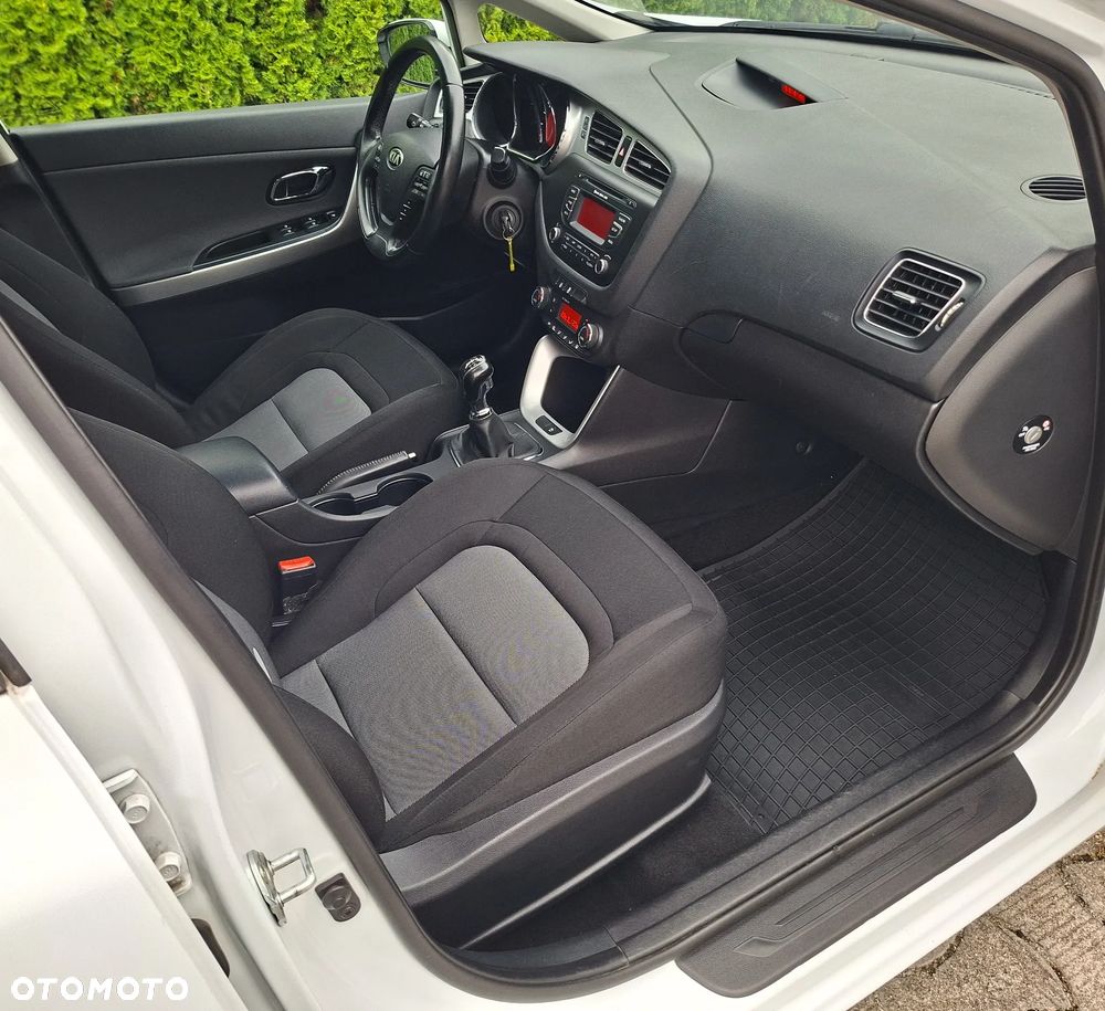 Kia Ceed 1.6 GDI Edition 7 - 9