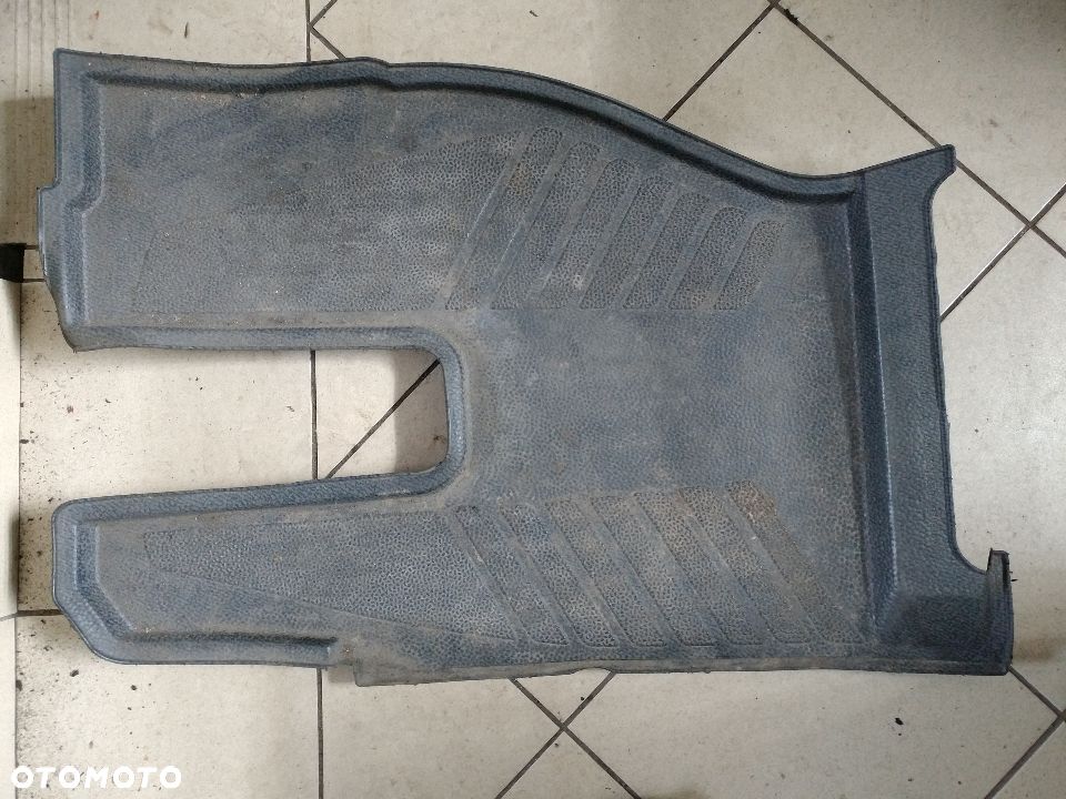 Wykładzina kierowcy Mercedes Actros MP4 9606807003