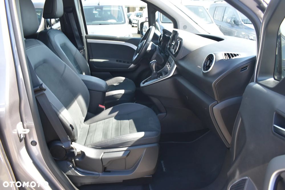 Mercedes-Benz Klasa T 180 d Progressive - 18