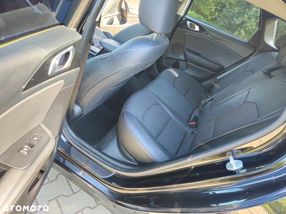 Kia Ceed 1.6 CRDi GT Line - 22
