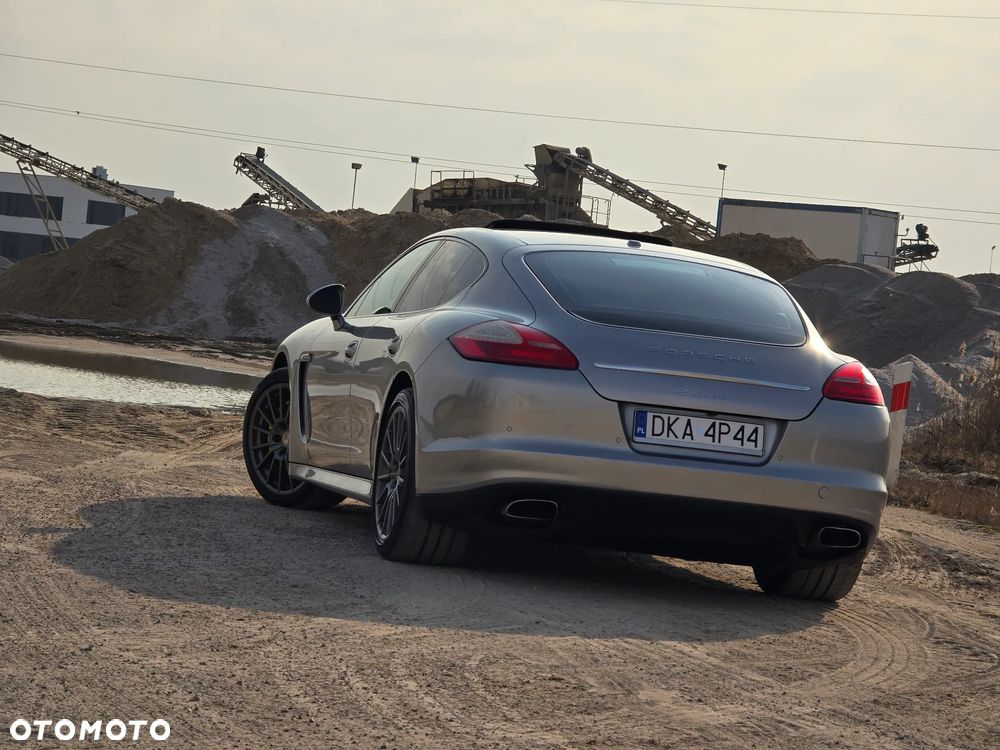 Porsche Panamera 4 PDK Edition - 9