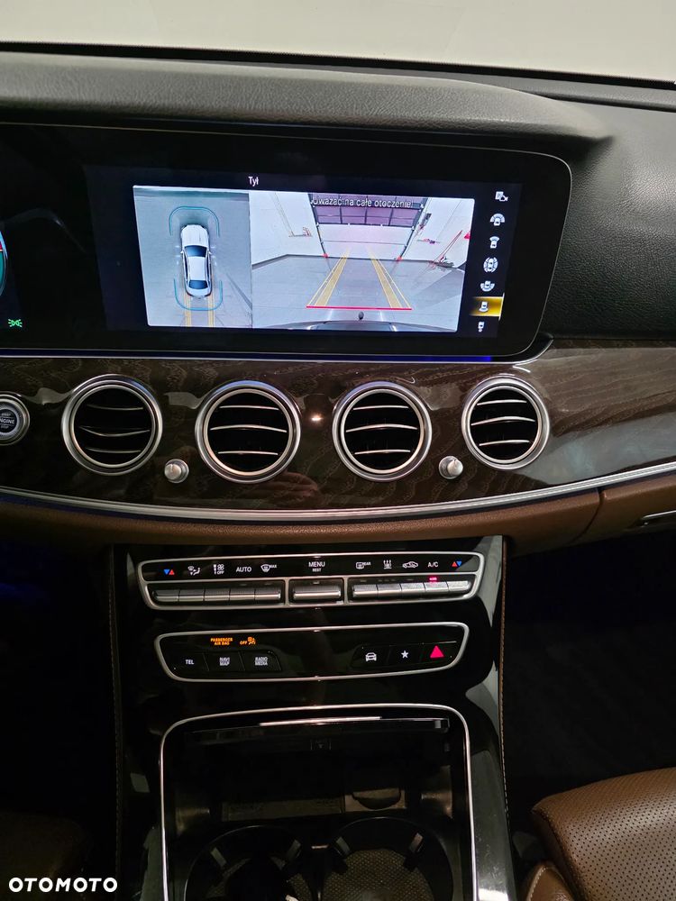 Mercedes-Benz Klasa E 300 de 9G-TRONIC AMG Line - 9