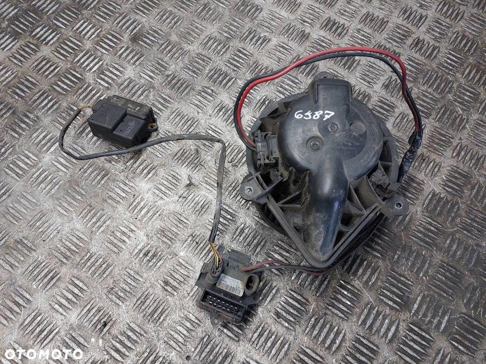 DMUCHAWA WENTYLATOR NAWIEWU + REZYSTOR TRAFIC II 1.9 DCI 16107220006 - 1