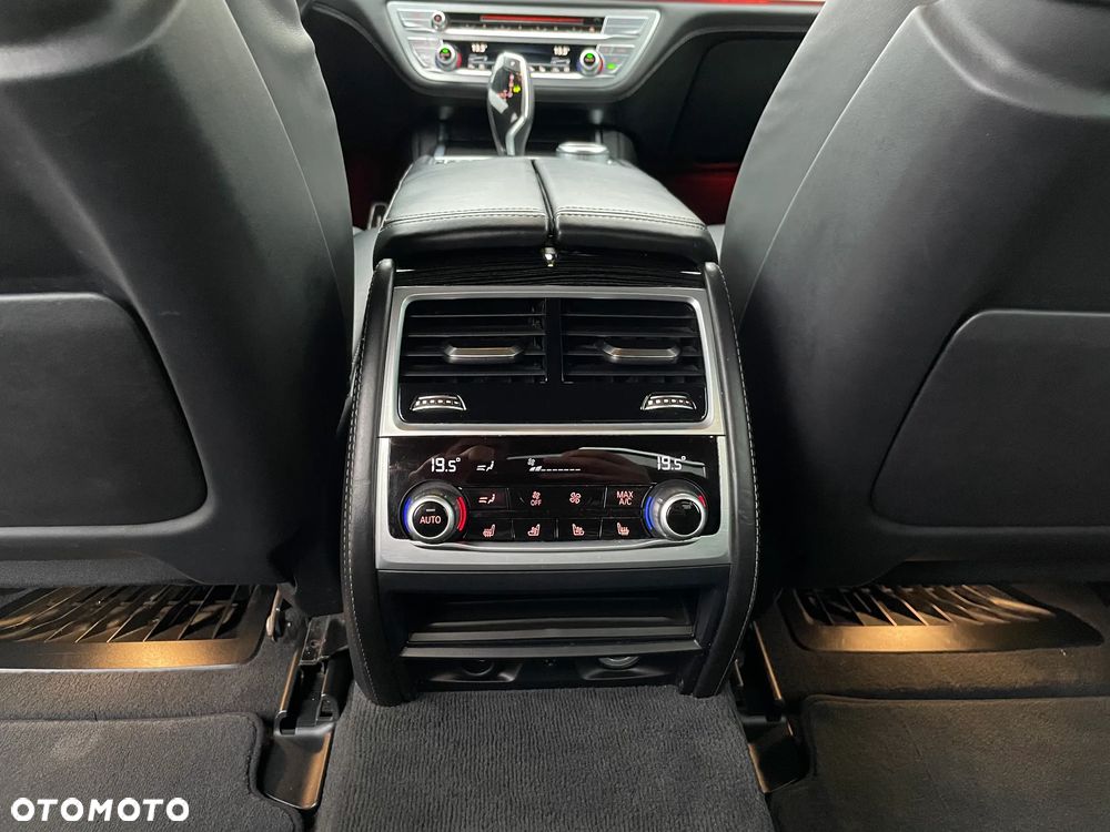 BMW Seria 7 - 21