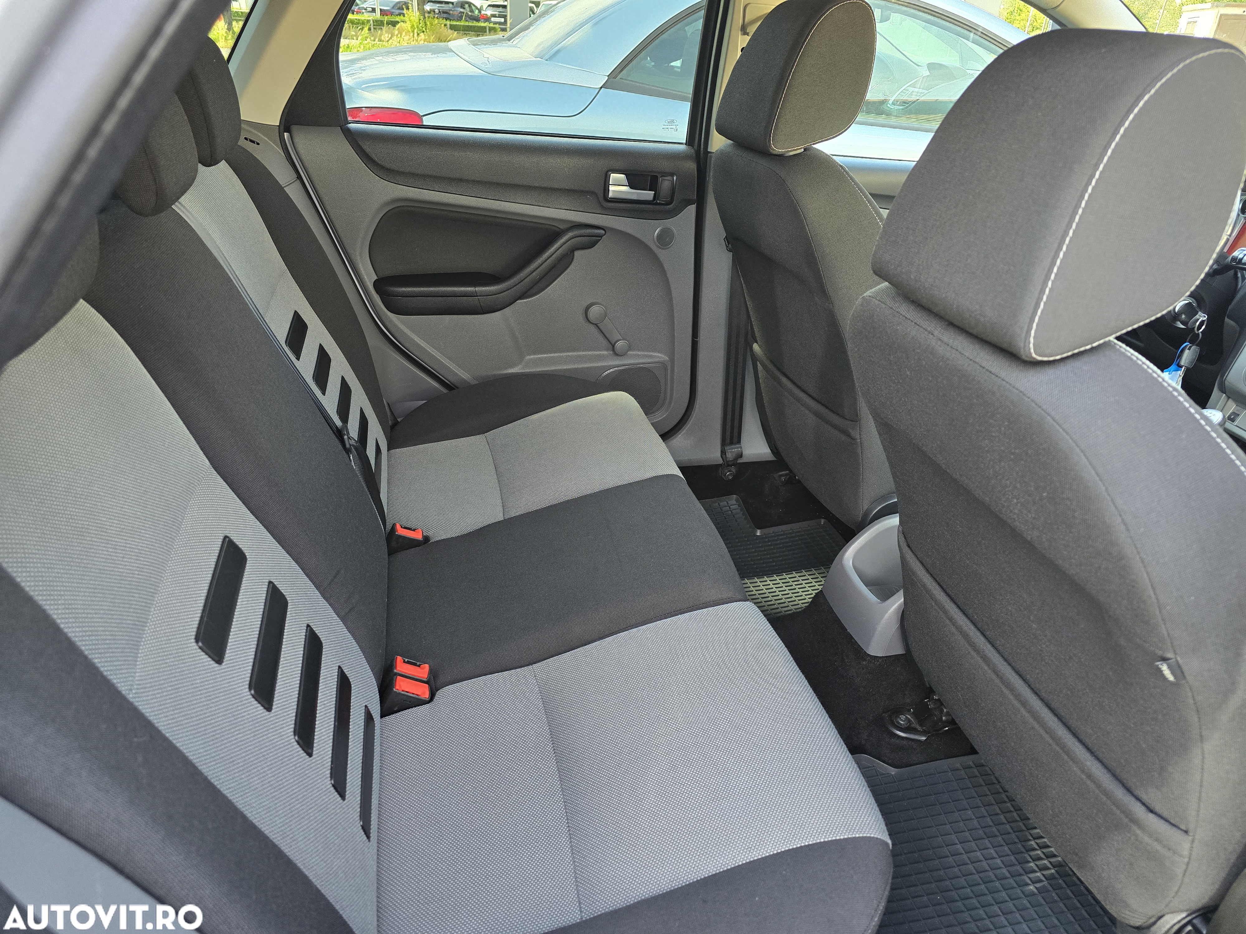 Ford Focus Turnier 1.6 TDCi Sport - 8