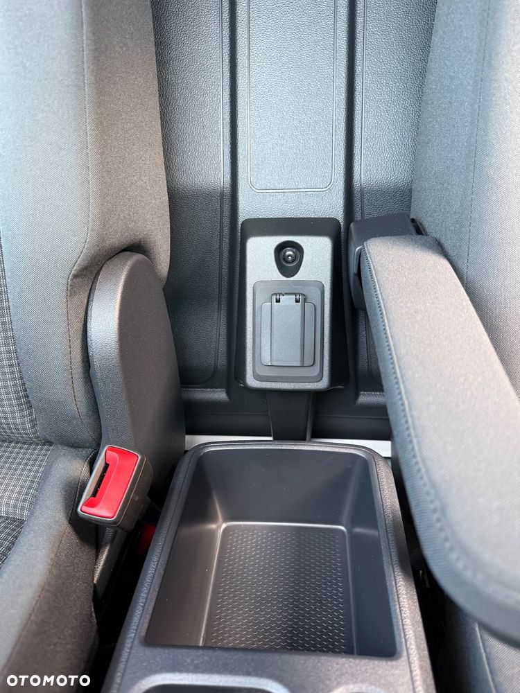 Volkswagen Caddy Maxi - 18