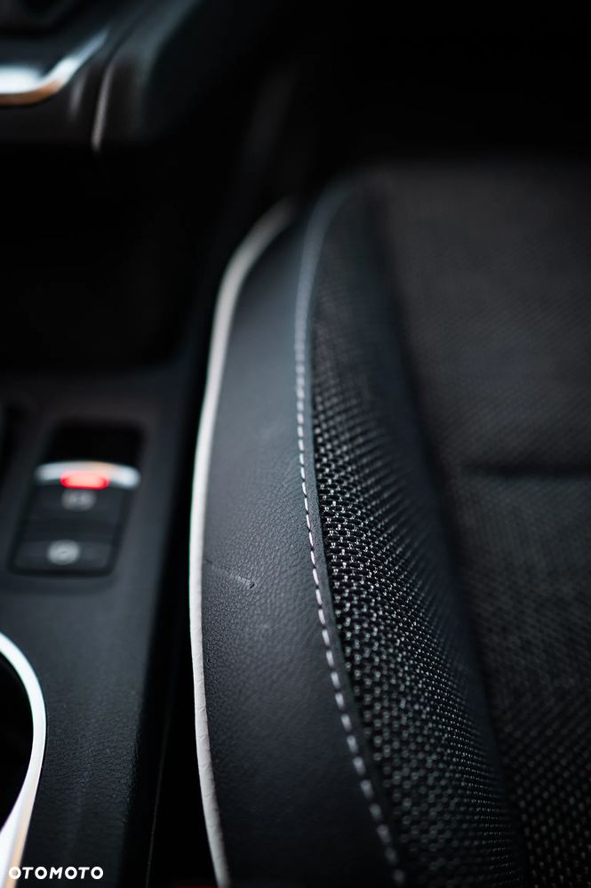 Renault Captur 1.3 TCe mHEV Techno EDC - 25