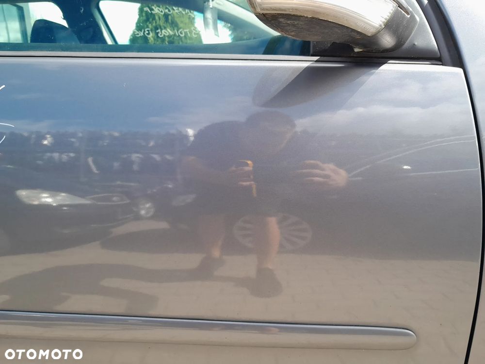 VW GOLF V DRZWI PRAWE PRZEDNIE PRAWY PRZÓD HB KOLOR: LA7T - 4