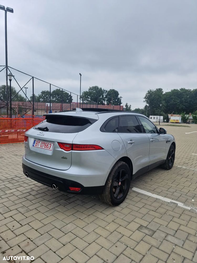 Jaguar F-Pace - 4