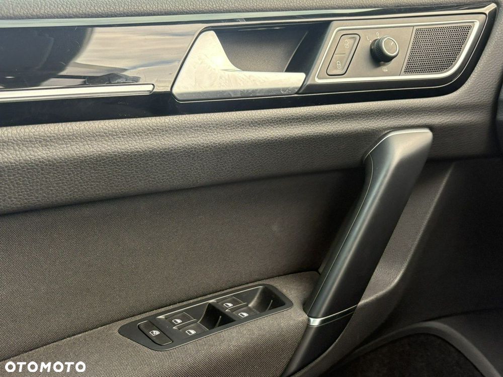 Volkswagen Golf Sportsvan 2.0 TDI (BlueMotion Technology) Highline - 18