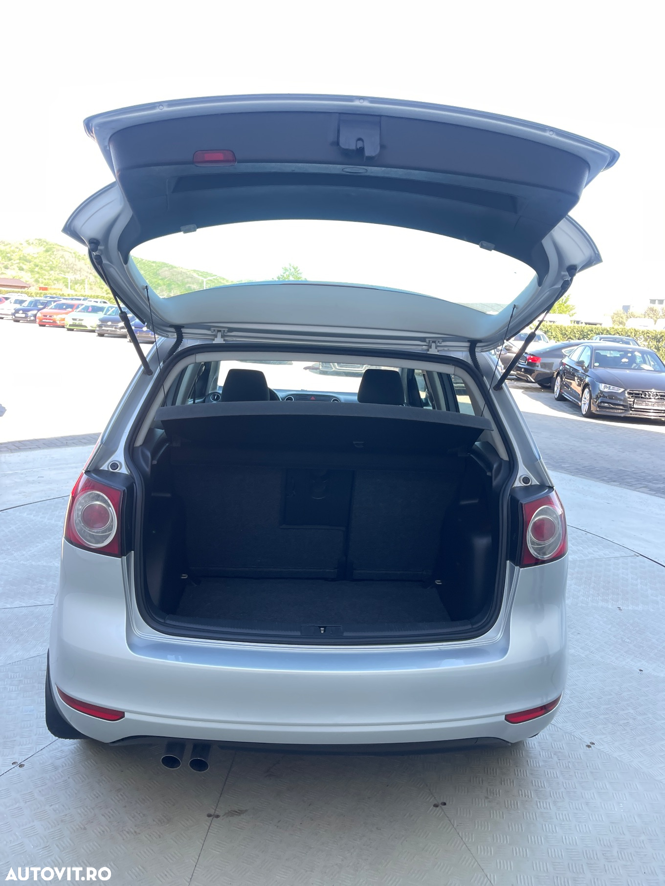 Volkswagen Golf Plus 2.0 TDI Comfortline - 28