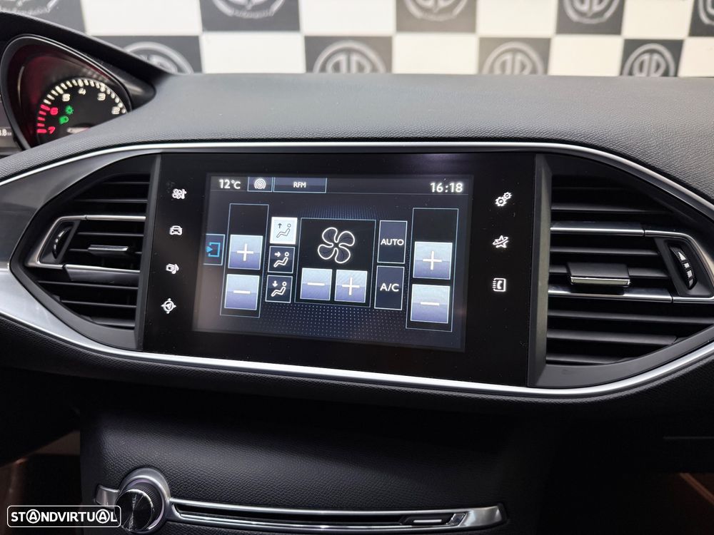 Peugeot 308 PureTech 130 GPF EAT8 Stop & Start Allure - 27