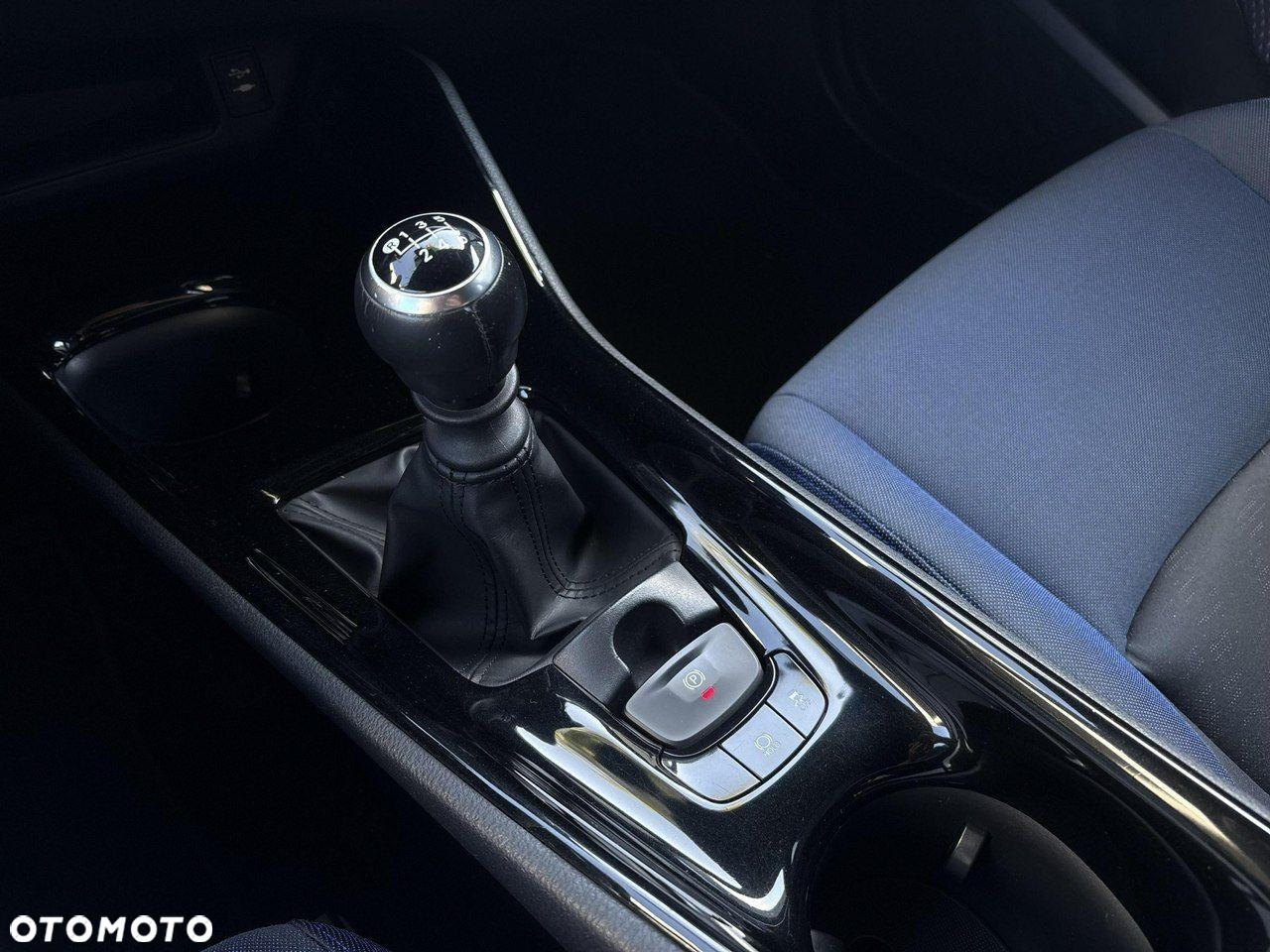 Toyota C-HR 1.2 T Dynamic - 20